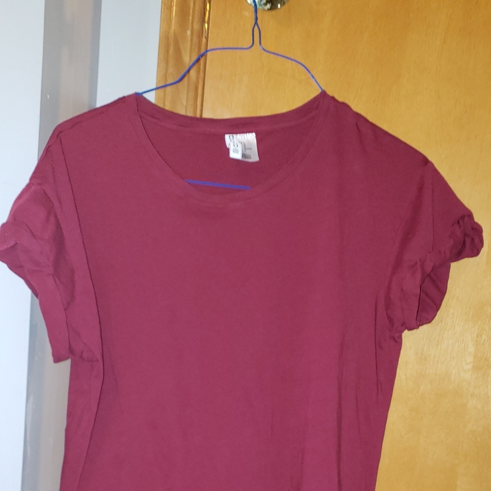 Tshirt with rolled sleves